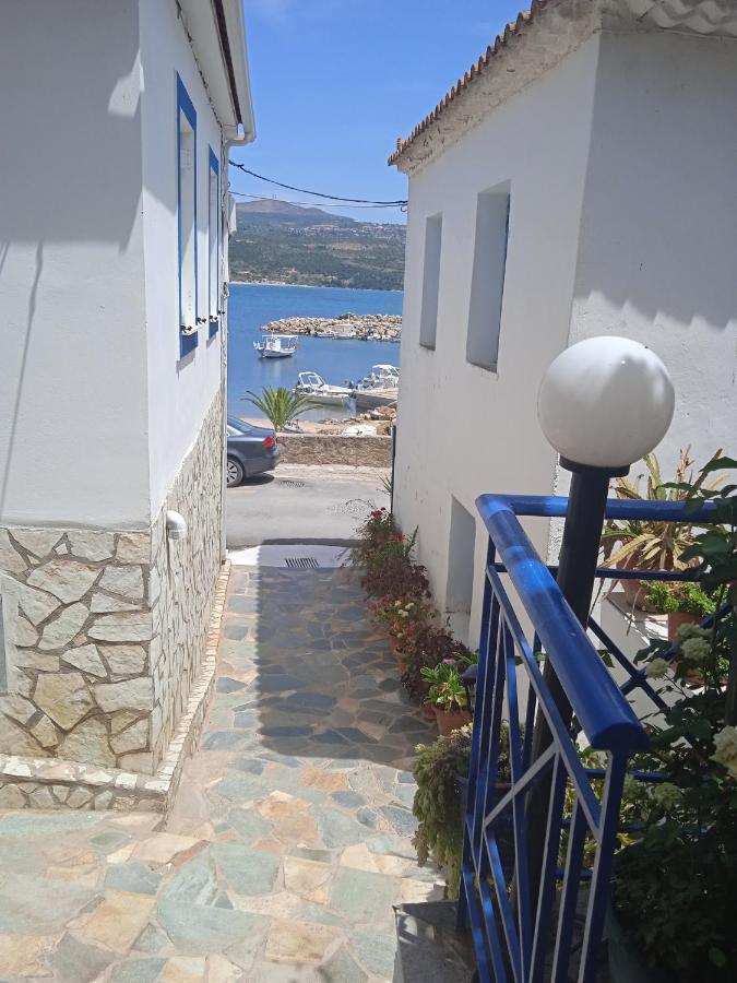 To Limanaki Apartment Finikounta Luaran gambar
